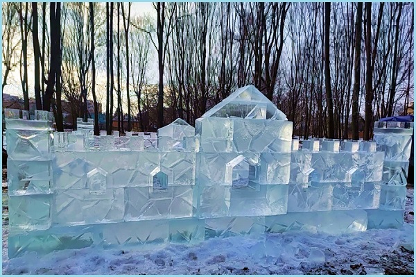 Ледяной детский замок